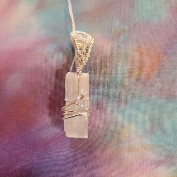 Handmade wire wrapped selenite pendant - Picture 3 of 3